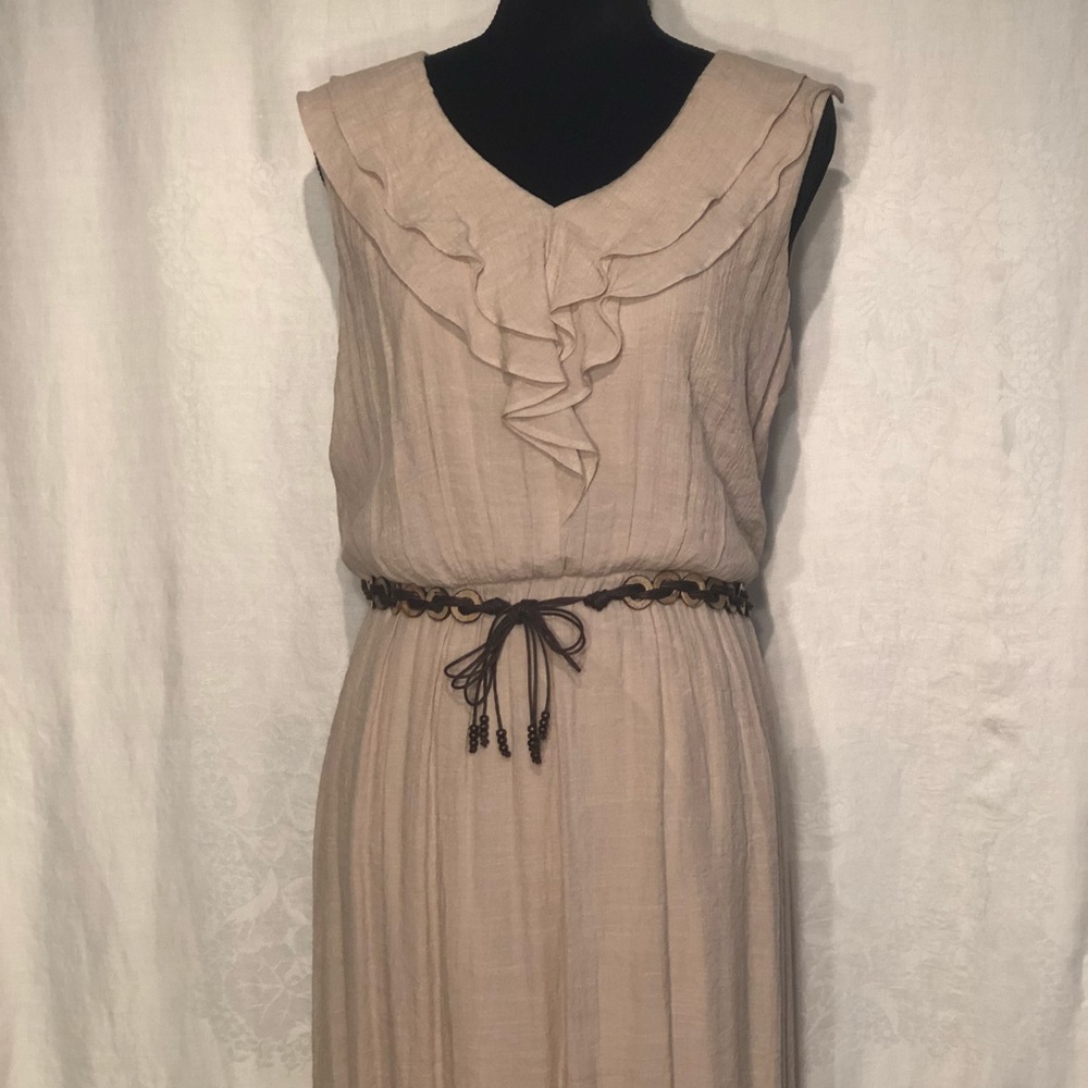 Long dress with belt